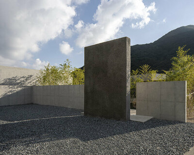 'gyeongjuok' house brings a bamboo garden to a bucolic meadow in korea