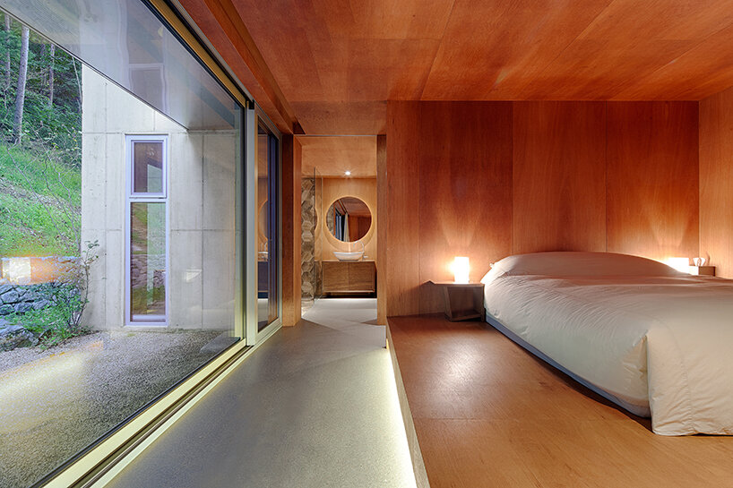 100A associates uirim inn