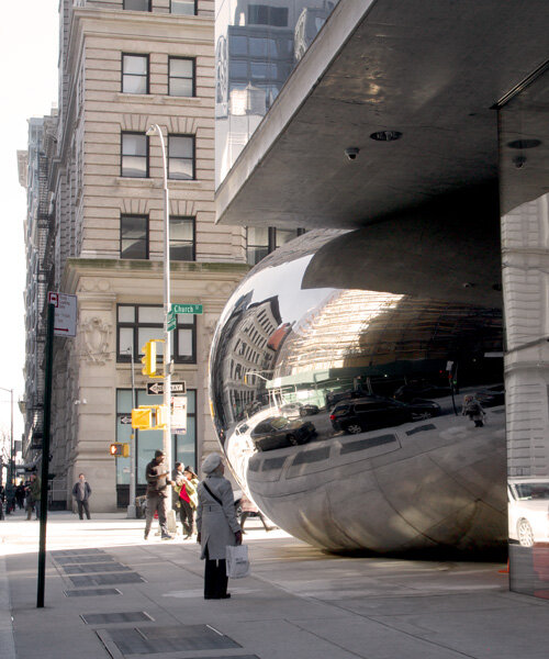 now complete: anish kapoor's newest 'bean' nestles into the streets of new york