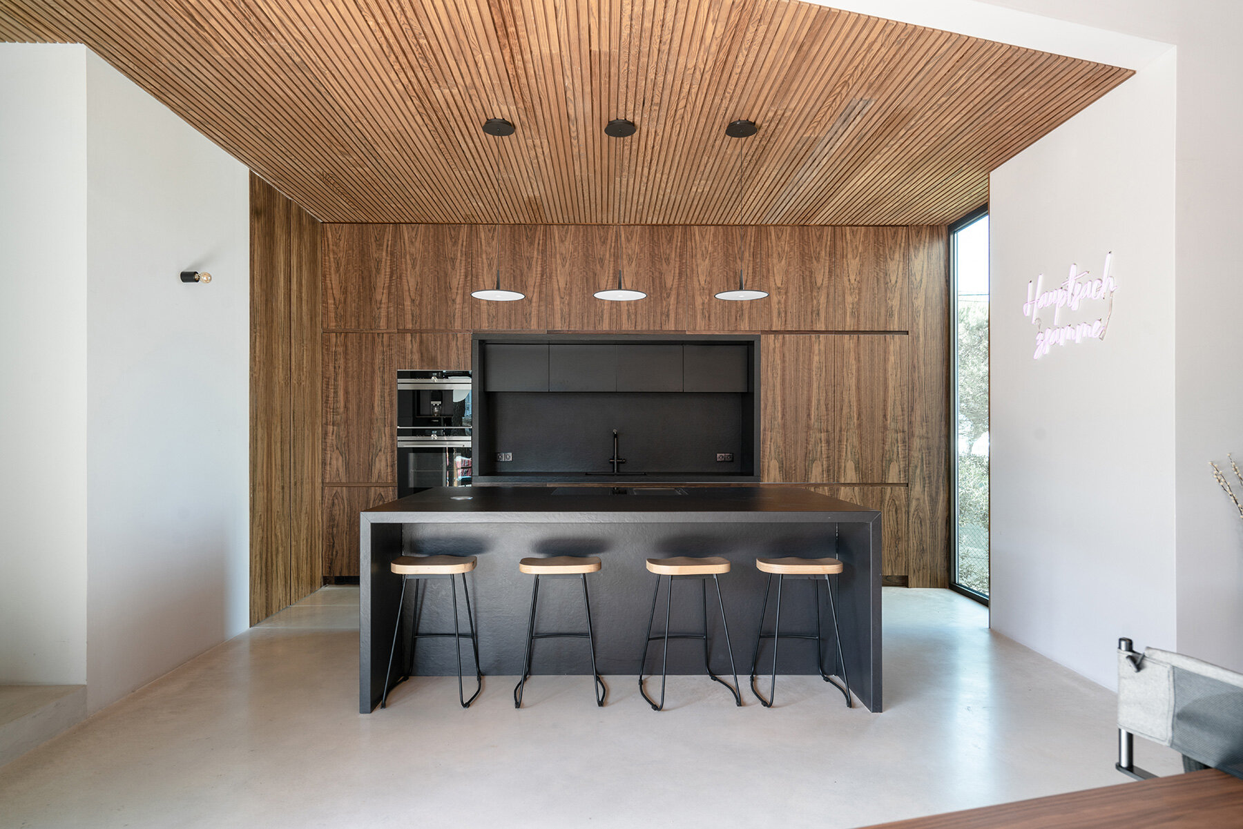 atelier-data-casa-na-praia-portugal-designboom-06a