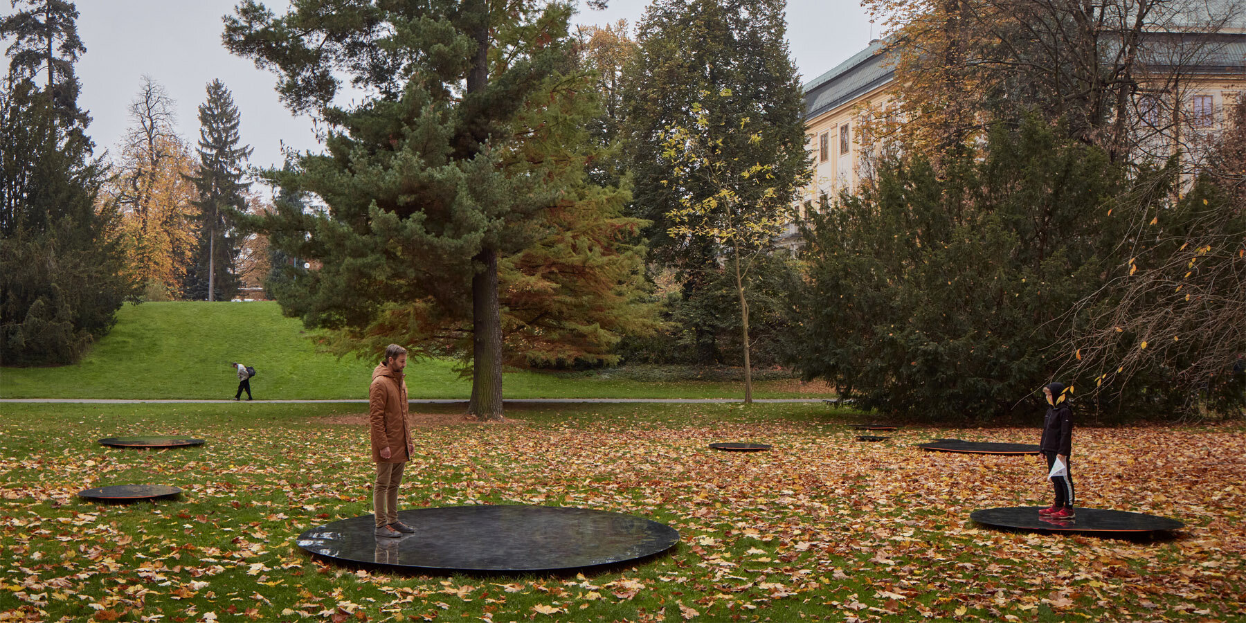 loom-on-the-moon-mirrors-of-zlin-designboom-full-1