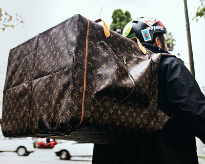 louis vuitton les-extraits: frank gehry adds a twist to the