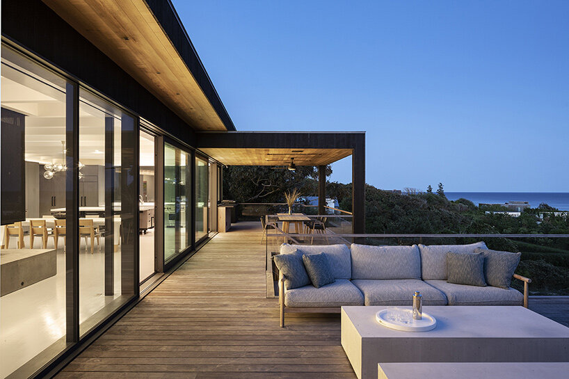 robert young architects' 'hither hills' is nestled into the sloping coast of montauk