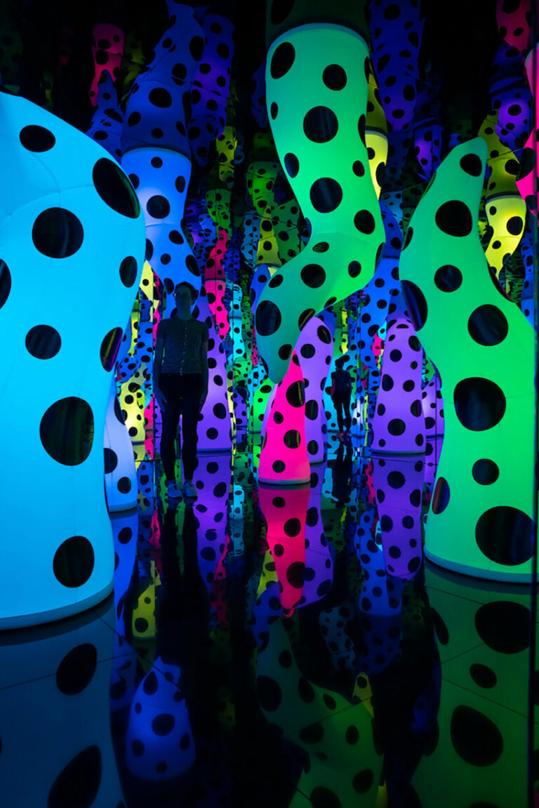 yayoi kusama's love is calling exhibition grows a mirrored forest of glowing tentacles in miami