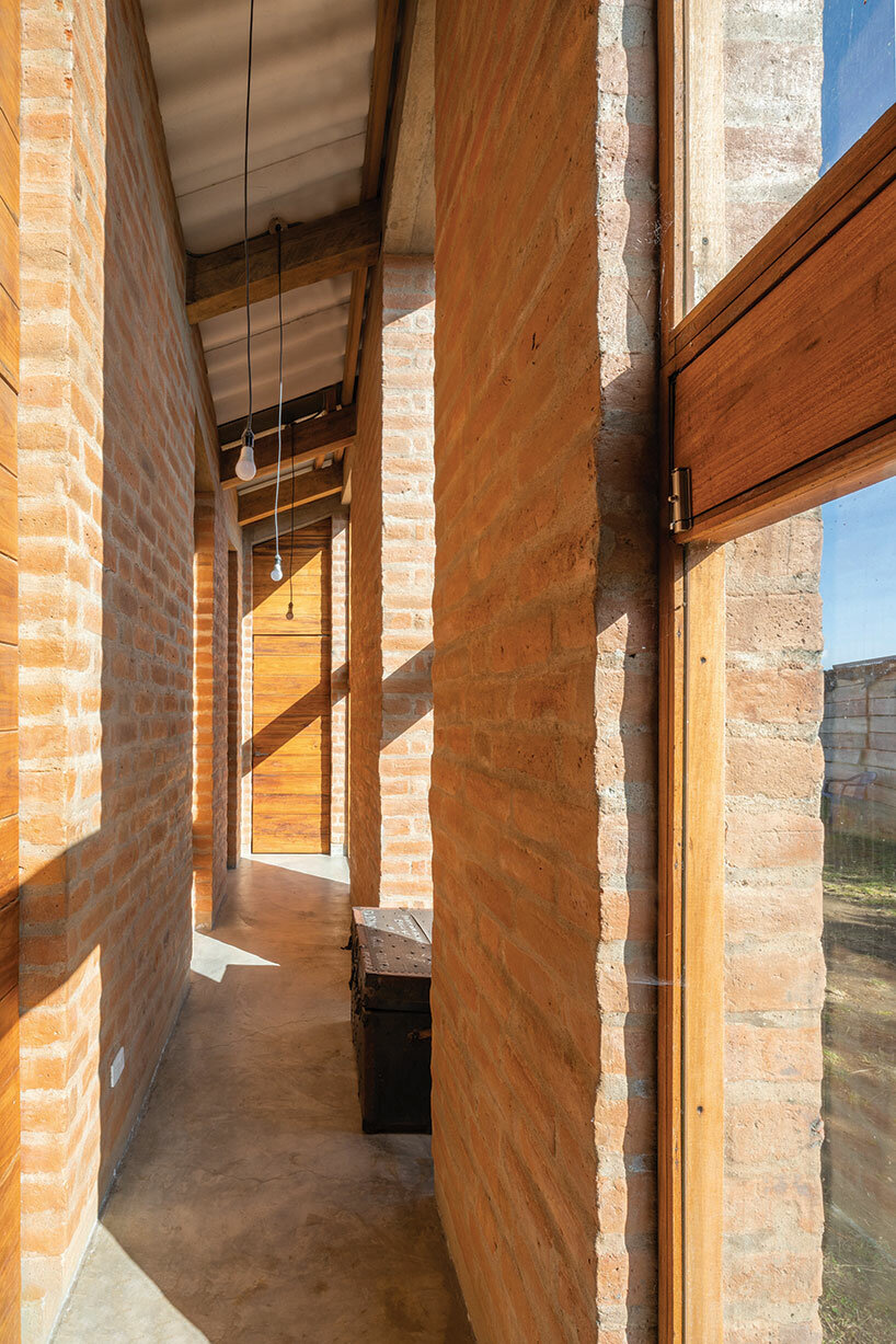 emilio lópez crowns 'casa alangasí' in ecuador with a folded tiled roof
