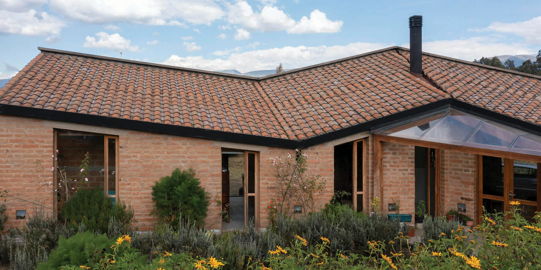 casa-alangasi-designboom-full