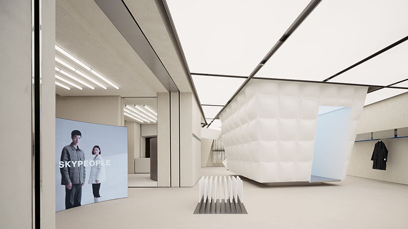 F.O.G. architecture reflects new shopping perspectives with labyrinth in beijing