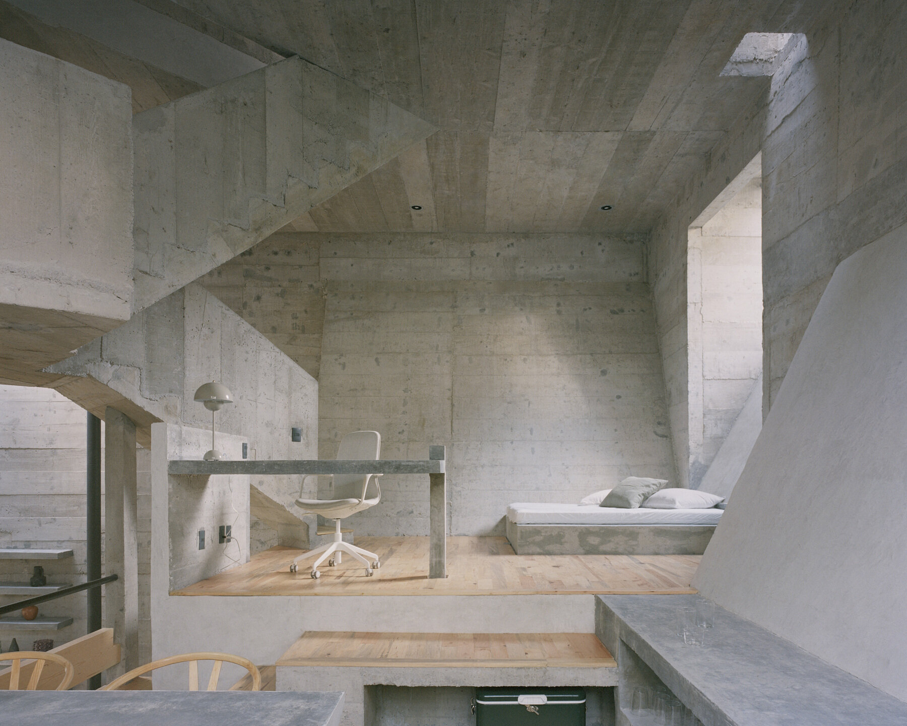ludwig-godefroy-mysterious-monolithic-residence-lush-mexican-forest-designboom-full