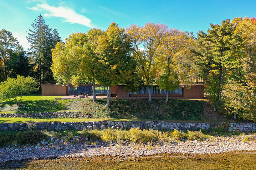Raně modernistický dům u jezera Philipa Johnsona je nyní na prodej ve Willsboro, New York