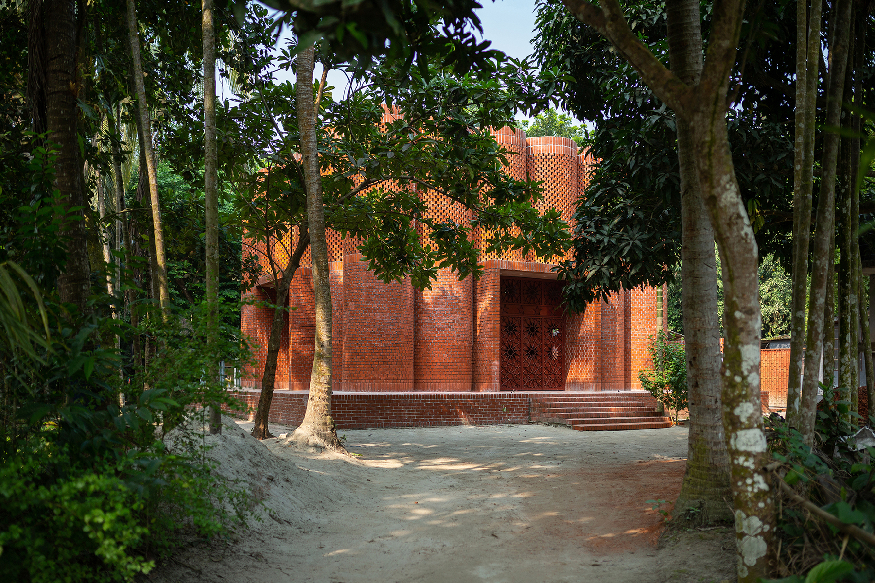 shah-muhammad-mohshin-khan-mausoleum-sthapotik-designboom-06a