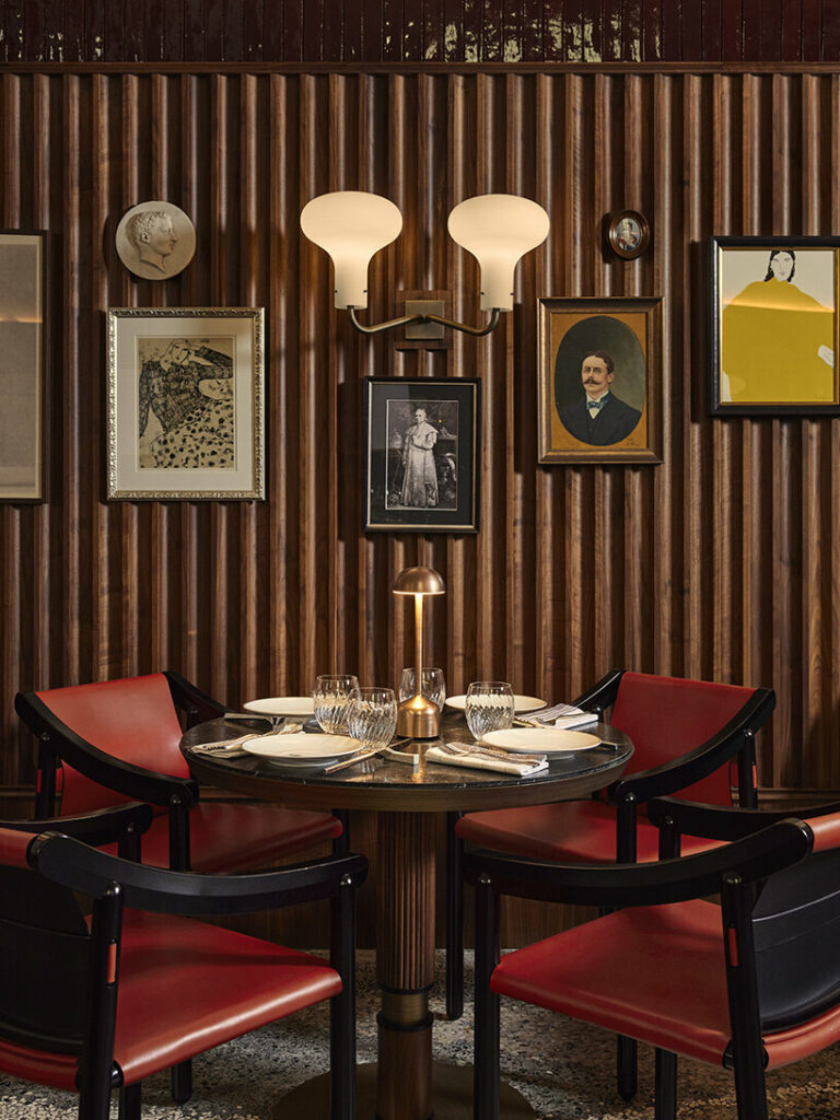 'beefbar milano' is designed as a portal to the 40s & 60s