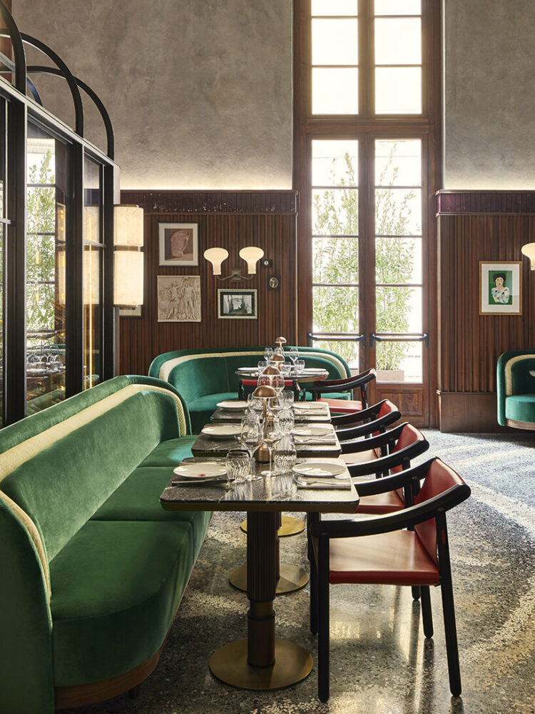 'beefbar milano' is designed as a portal to the 40s & 60s