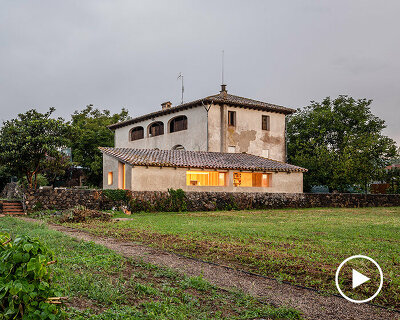 from chicken coop to workspace: renovation in catalonia by arnau estudi d’arquitectura