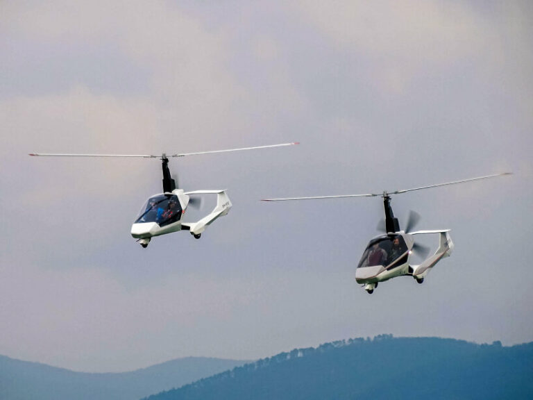 wingless and compact gyroplane 'nisus' soars high using enginepowered