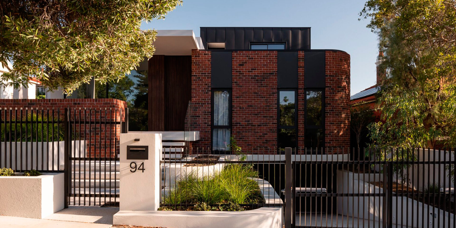 hyde-park-house-robeson-architects-designboom-1800-2