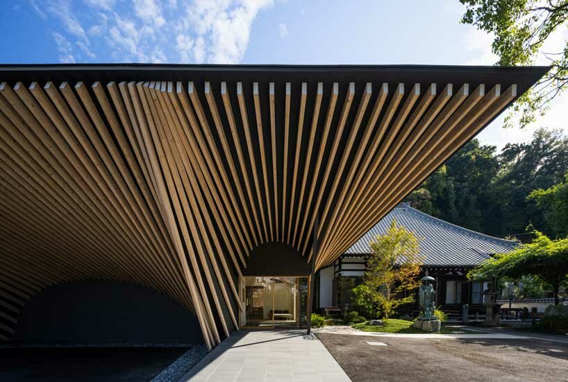 kengo kuma's sculptural wooden structure adds a modern twist to kanjoin temple in japan