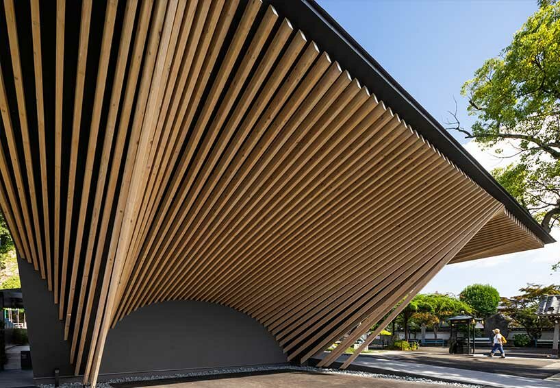 kengo kuma's sculptural wooden structure adds a modern twist to kanjoin temple in japan