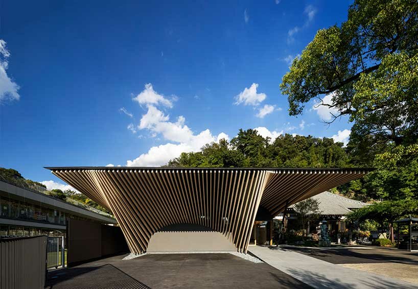 kengo kuma's sculptural wooden structure adds a modern twist to kanjoin temple in japan