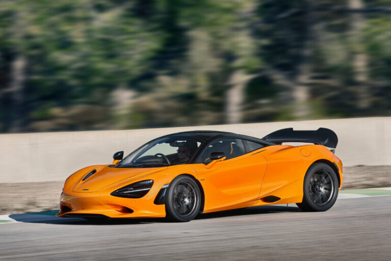 in carbon fiber, new mclaren 750S supercar swiftly sprints with
