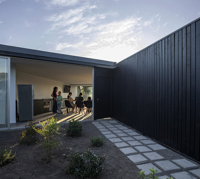 'paire house' by rodolfo cañas emerges as a protective body amid harsh lands in chile