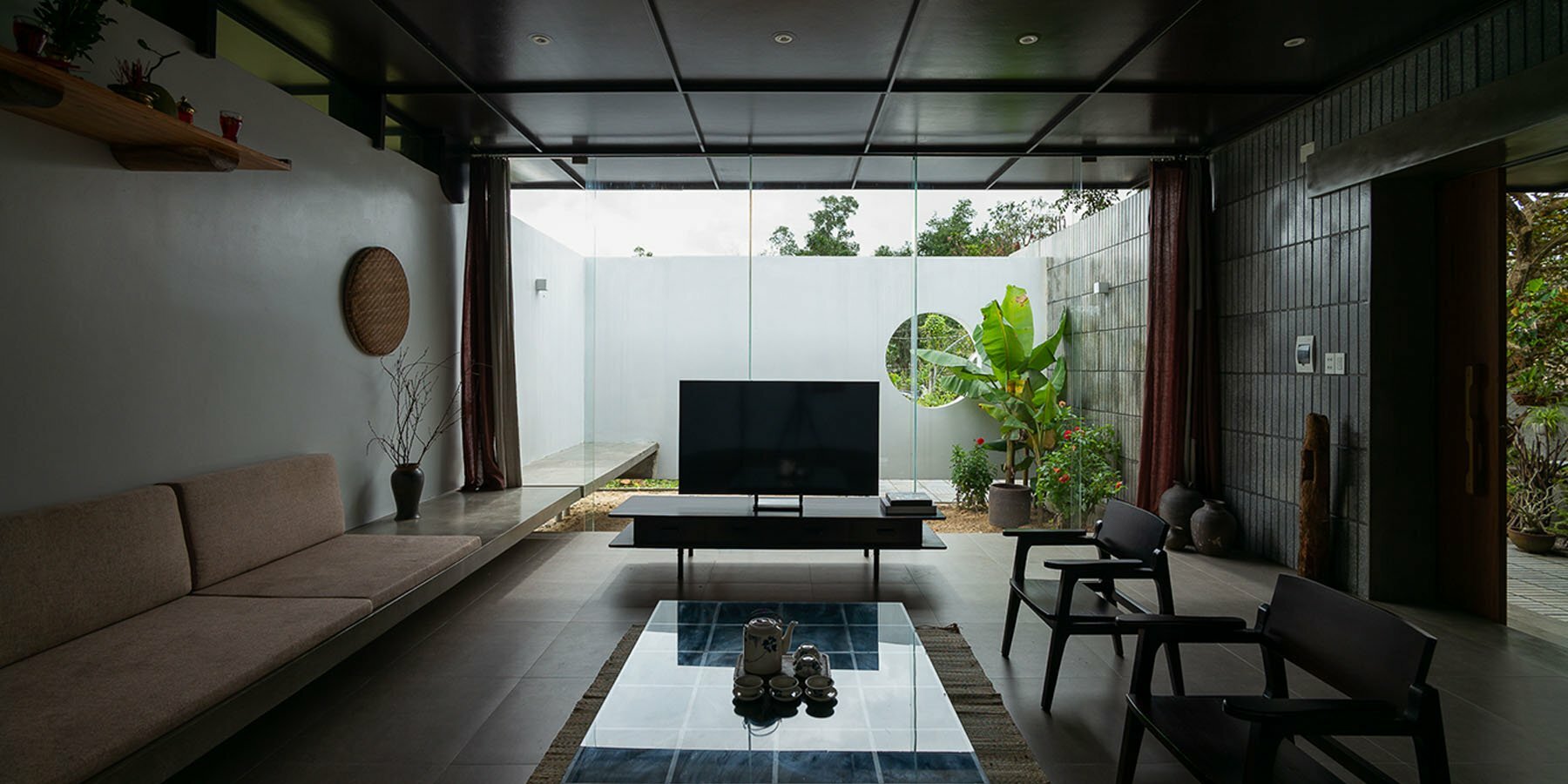que-son-house-kan-studio-bow-atelier-designboom-1800-3