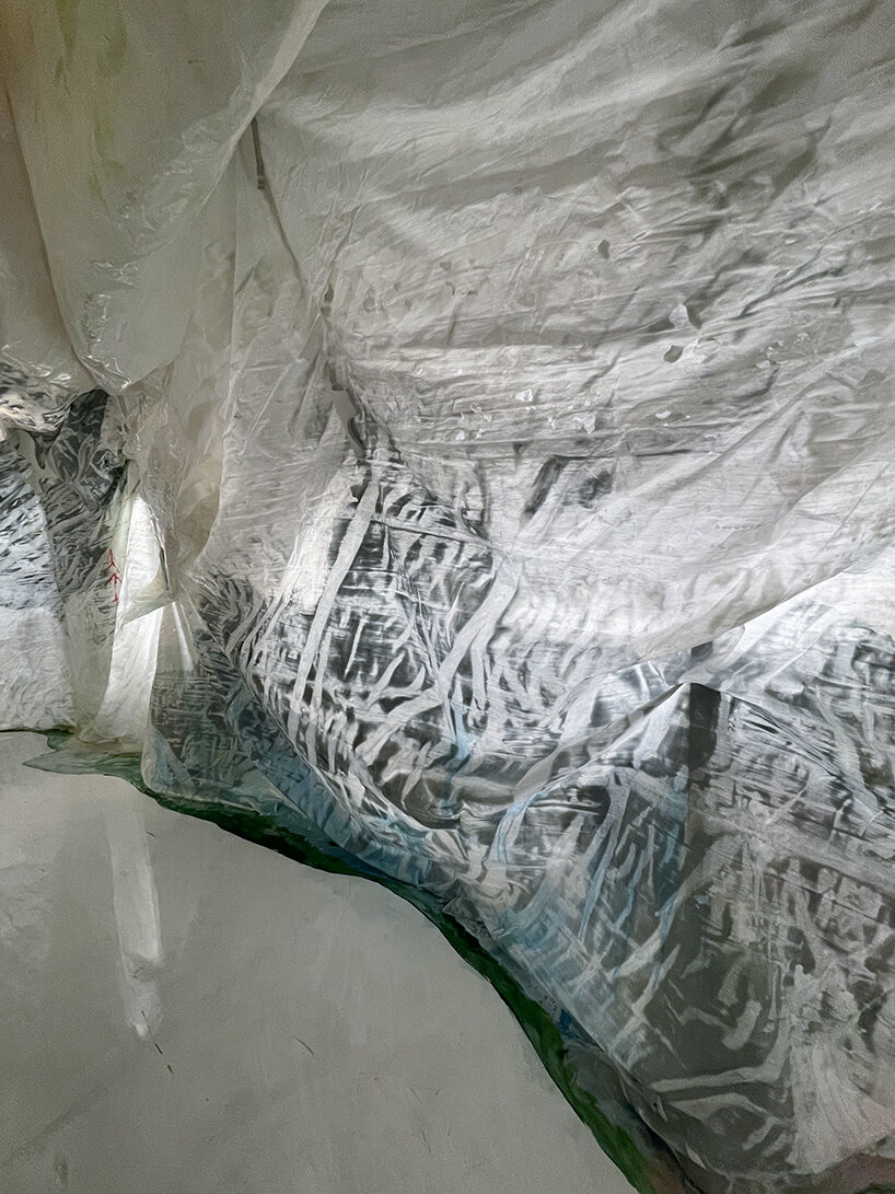 gaetano pesce sculpts a cavernous journey inside bottega veneta's milanese store