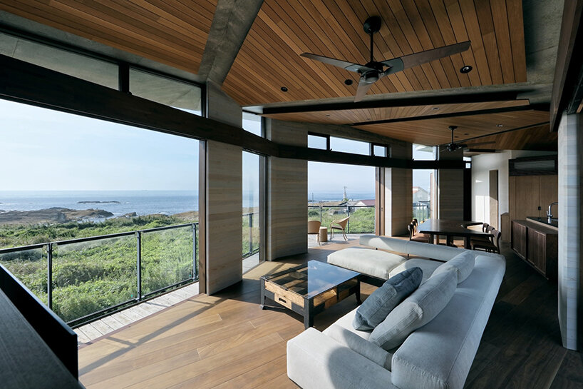 a series of modular peaks crown takeshi hirobe architects' villa MKZ in japan