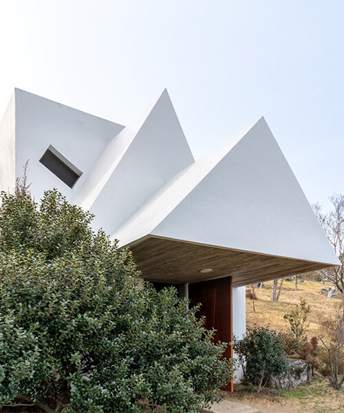discover álvaro siza's concrete pavilions in south korea through william mulvihill's lens