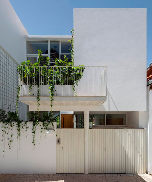 D house shapes multiple clever facades maximizing privacy in tel aviv neighborhood