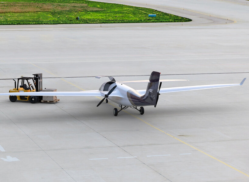 electric air taxi electron aviation twente airport