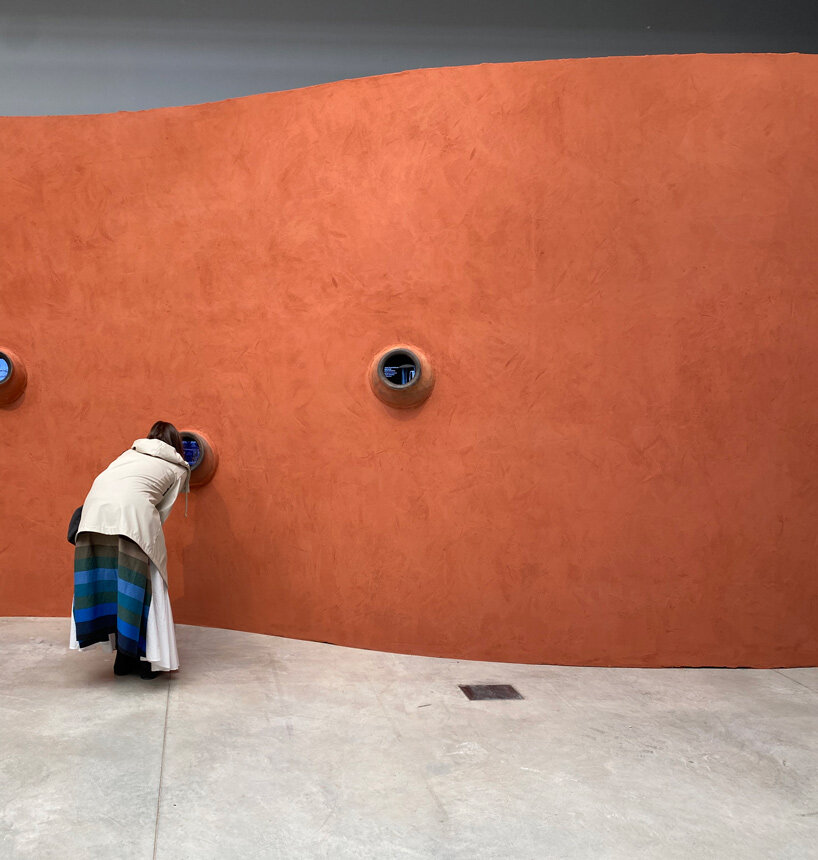 francis kéré's clay installation at the venice biennale celebrates west african architectural prowess