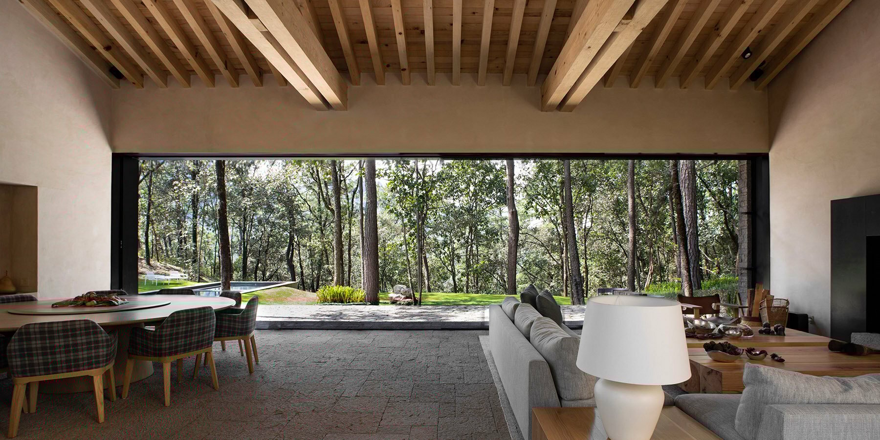 mesa-de-gallos-abax-designboom-1800-2