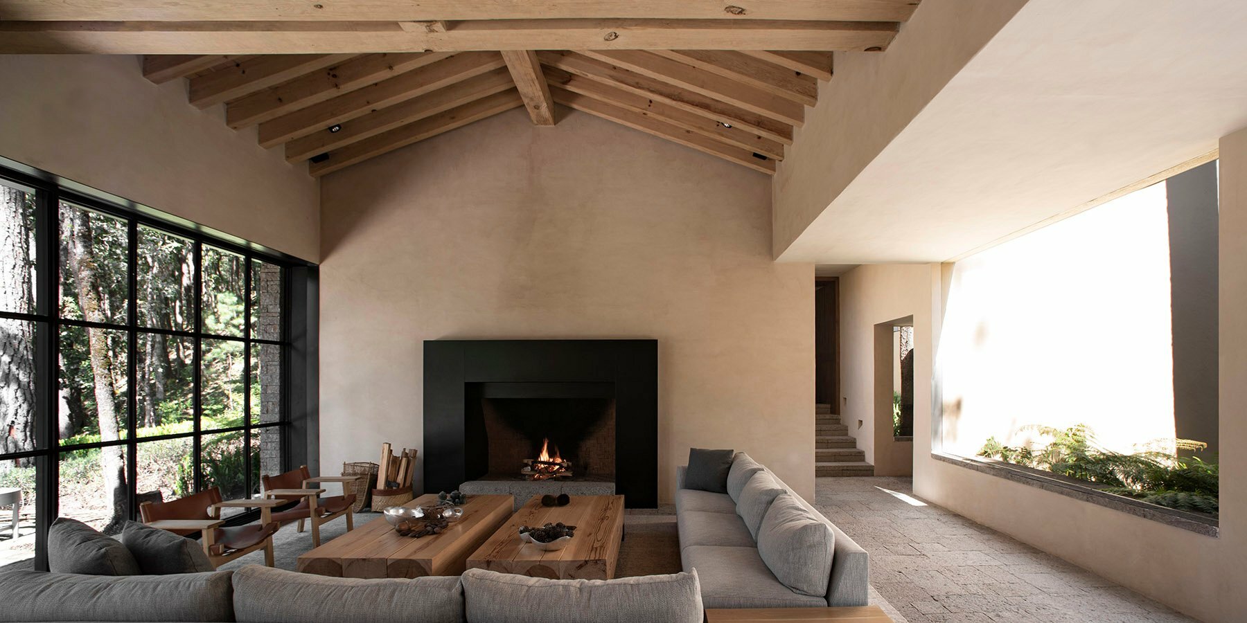 mesa-de-gallos-abax-designboom-1800-3