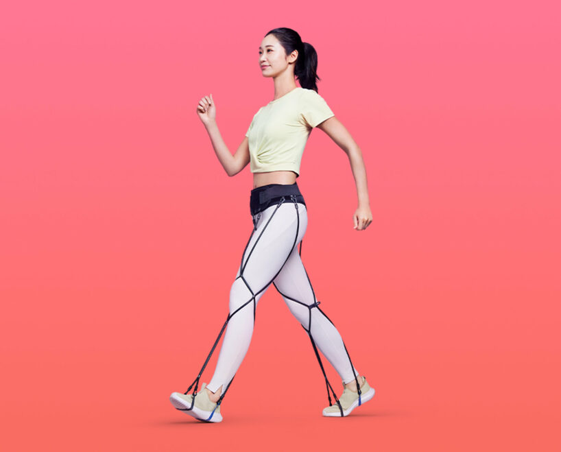 made of rubber, futto is a wearable support gear that helps users walk and improves posture
