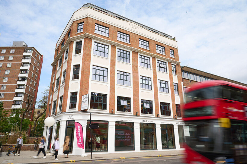 iris ceramica group opens new ICG gallery, london with virtual rain façade