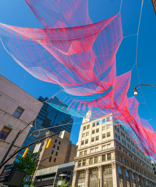 looming over columbus, 500,000 knots weave janet echelman's lucid fiber tapestry 'current'