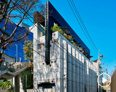 moss. forms patterned concrete facade for kuwasawa design school in tokyo