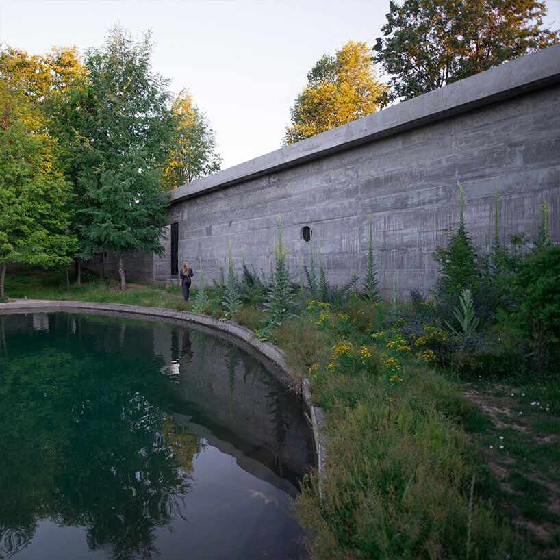 geometric cut-outs puncture pezo von ellrichshausen's fortress-like luna house in chile