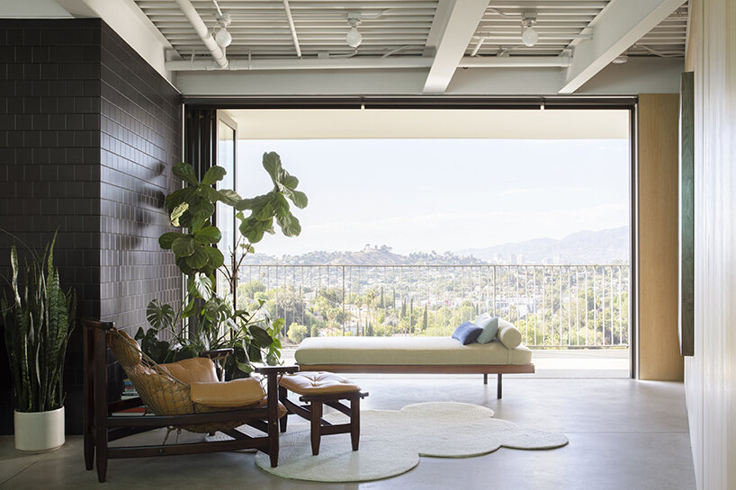 mount washington house by anonymous architects embraces steepness and vistas in LA