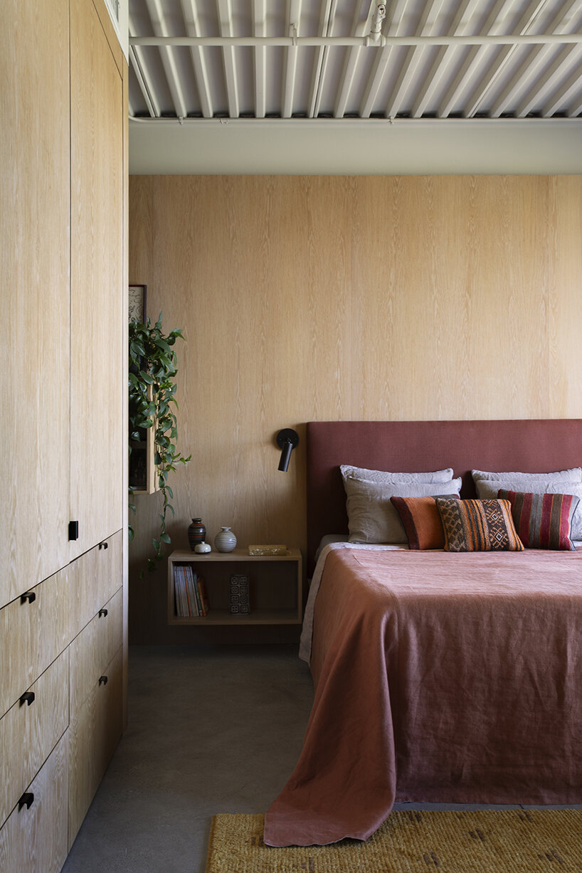 mount washington house by anonymous architects embraces steepness and vistas in LA