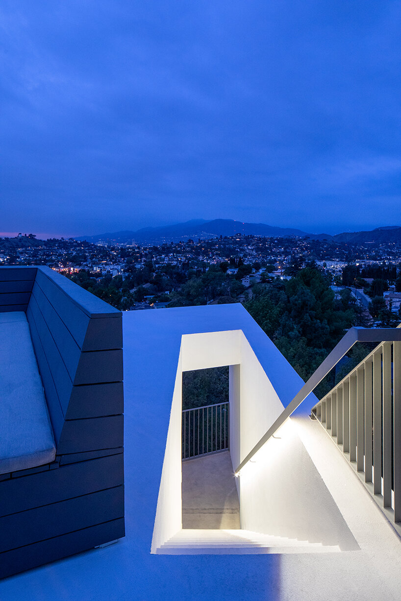 mount washington house by anonymous architects embraces steepness and vistas in LA