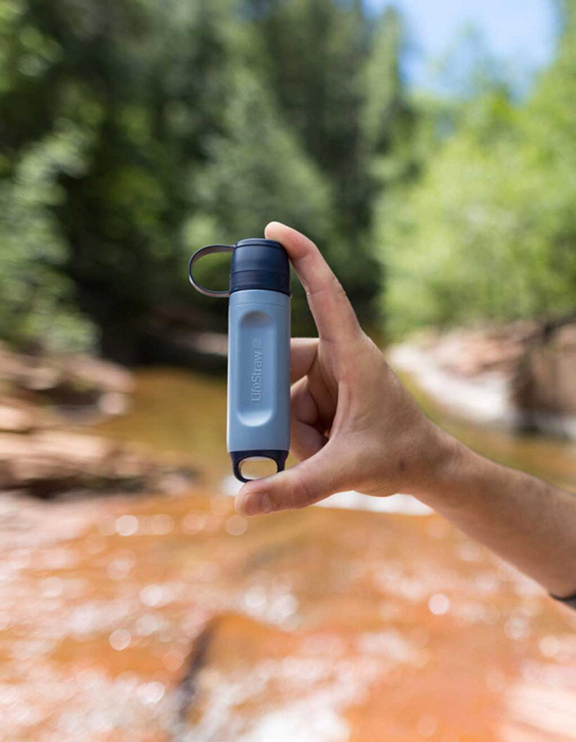 with this portable water filtration straw, you can drink directly from lakes & rivers