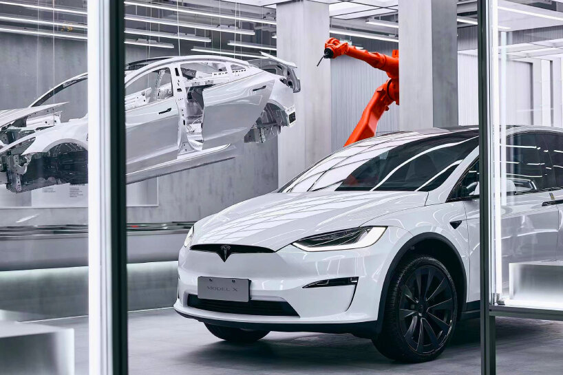 'phòng thí nghiệm giga' đầu tiên của Tesla tại Trung Quốc cho thấy cách những chiếc ô tô điện của họ được chế tạo bởi robot trong 45 giây
