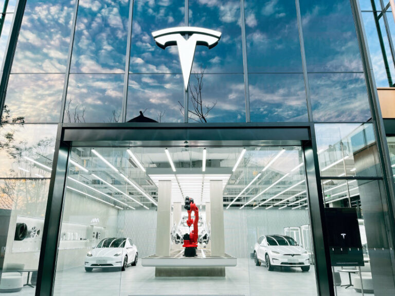 first tesla ‘giga lab’ in china shows how its electric cars are built ...