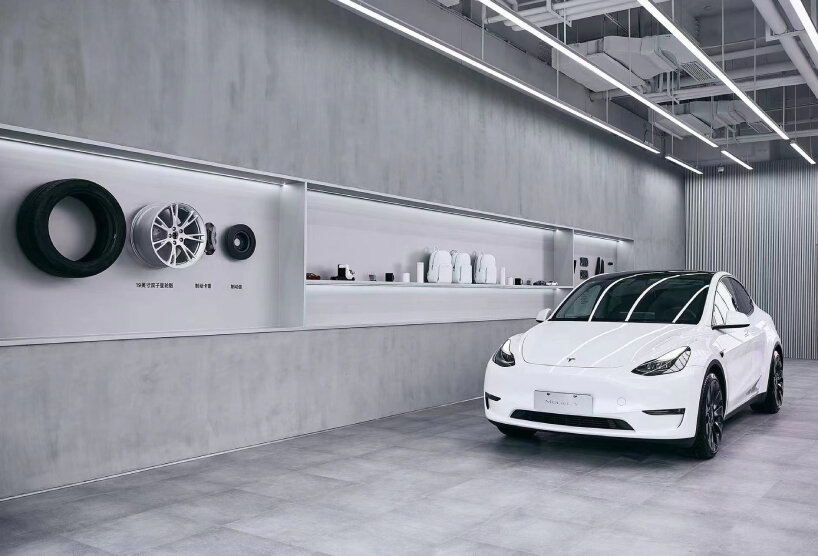 'phòng thí nghiệm giga' đầu tiên của Tesla tại Trung Quốc cho thấy cách những chiếc ô tô điện của họ được chế tạo bởi robot trong 45 giây
