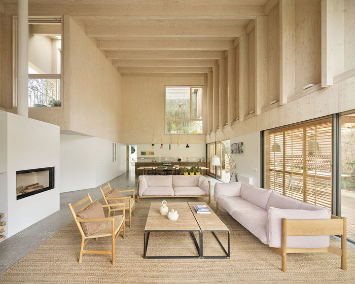 PMMT arquitectura draws from catalan tradition to design PIN8 house in girona