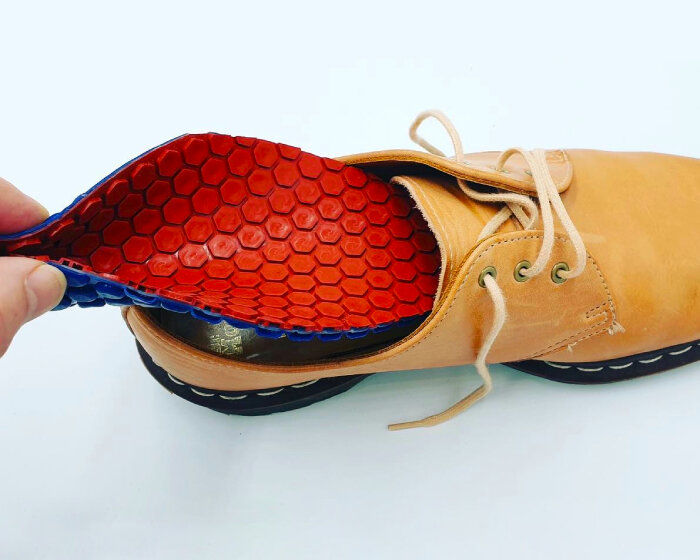 solecooler's reversible insoles 'climfeet' adjust feet's temperature to keep them warm or cool