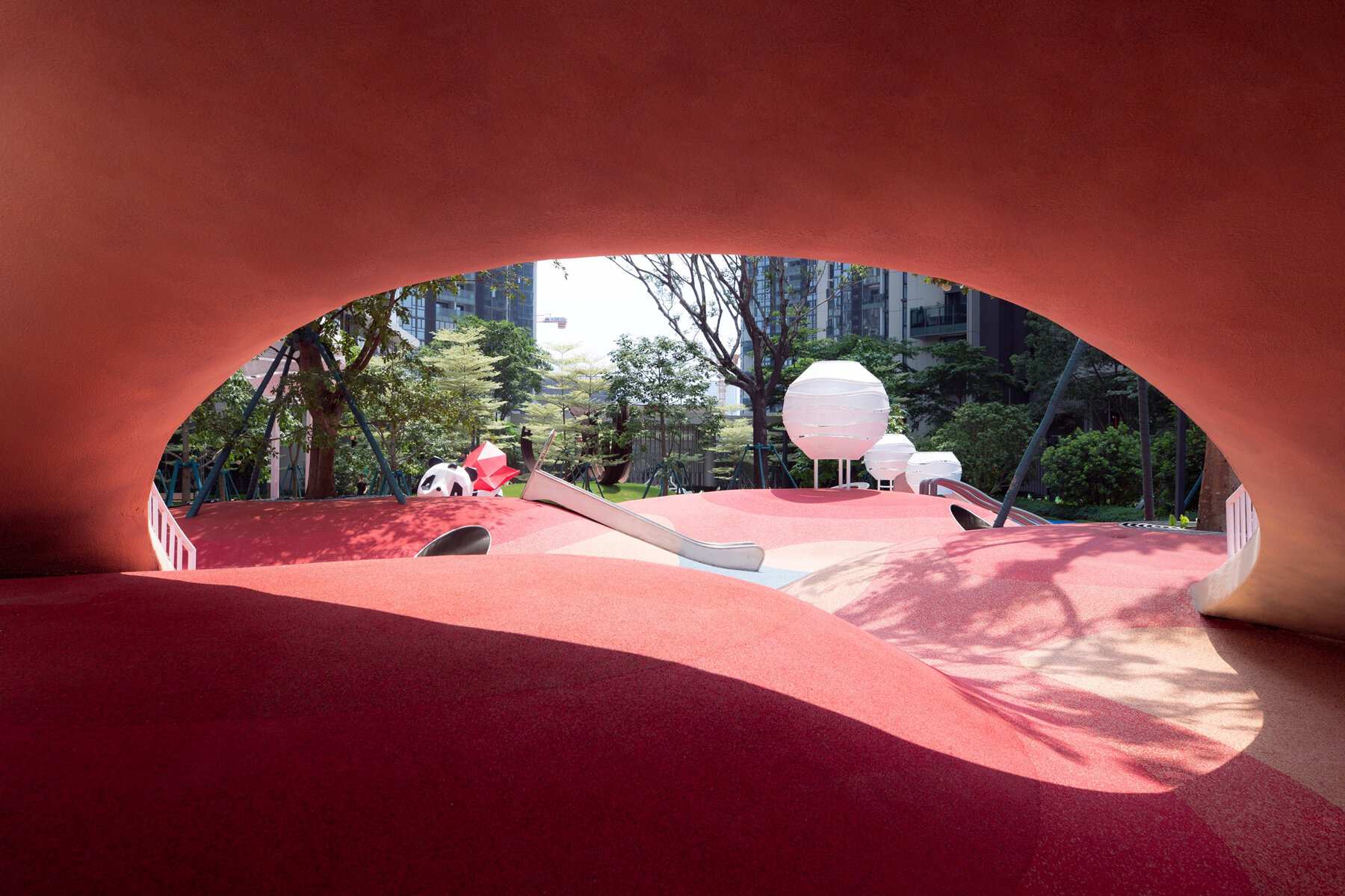 natural-and-organic-red-dunes-playtopia-designboom-31800