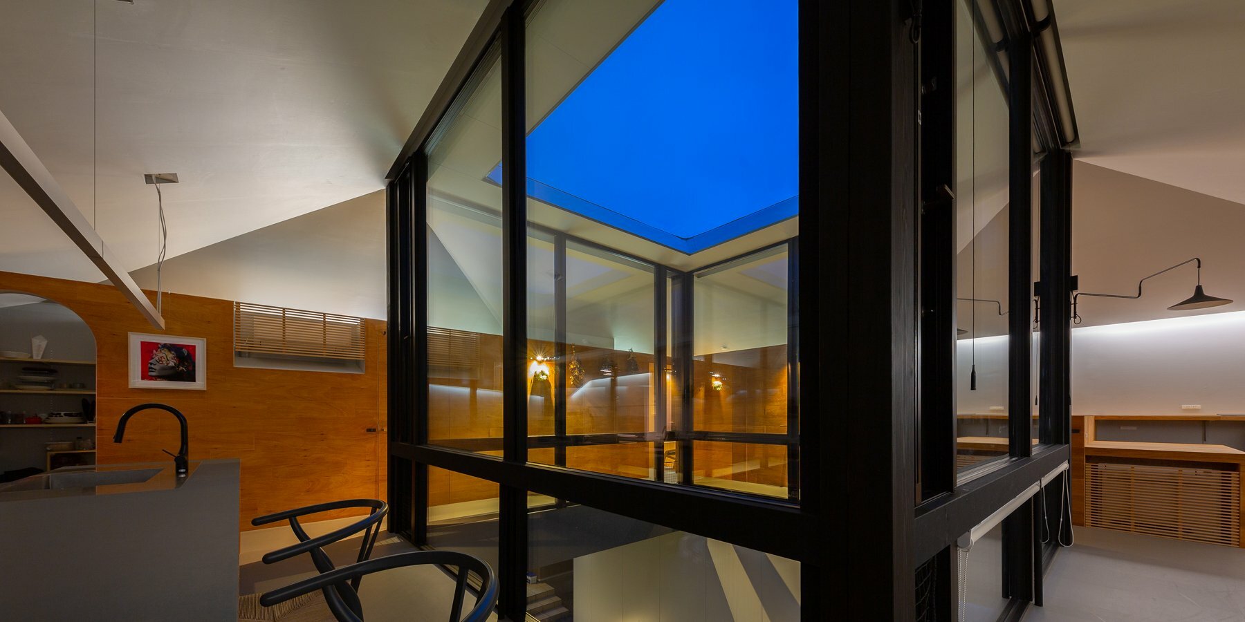 sky-cutout-and-under-eaves-ginga-architects-designboom-1800-3