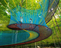 https://static.designboom.com/wp-content/uploads/2023/07/upla-canadas-largest-outdoor-trampoline-park-ontario-designboom-700-250x200-22b08q85r081.jpg